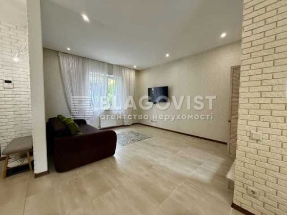 Продаж таунхаусу, село Чабани, з ремонтом, Київська область Чабаны