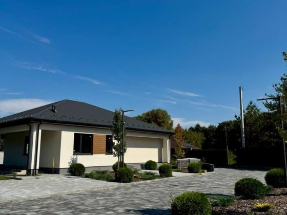 Продаж будинку з комунікаціями Гнідин котеджне містечко акція Гнідин