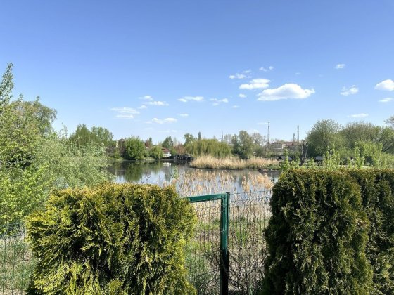 На берегу Днепра метро Осокорки с ремонтом мебелью и техникой Гнедин