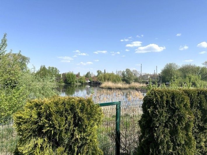 На берегу Днепра метро Осокорки с ремонтом мебелью и техникой - фото 1