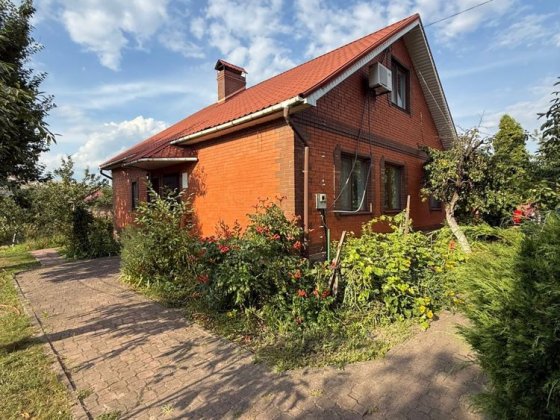 Продам будинок в с. Вишеньки з ГАРАЖЕМ та літньою кухнею,є ГЕНЕРАТОР! Вишенки