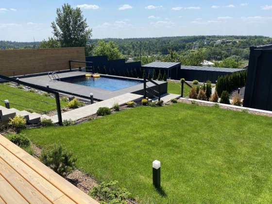 Продам 2 будинка 233м і 187м 2гаража басейн с. Лісники Обухівський рн Лісники