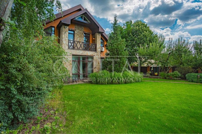 Продаж будинку в Києві, з басейном, накриття для автомобілів, ремонт - фото 1