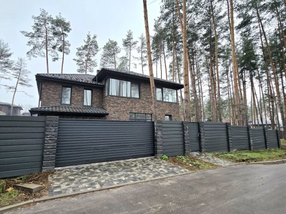 Будинок з цегли 332 м2 у соснах 6 кімнат с. Лісники Обухівський район Лесники