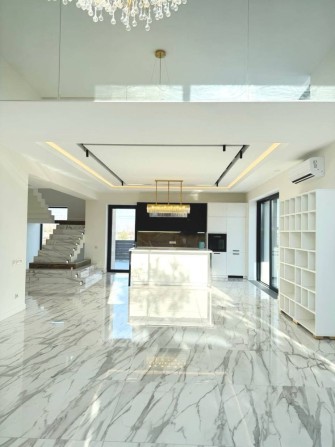 Продаж сучасного котеджу в ЕЛІТНОМУ КОМПЛЕКСІ “Crystal Forest” - фото 1