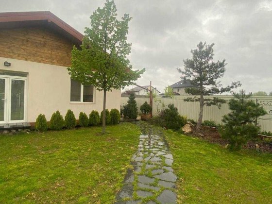 Дуплекс з безперебійним і безкоштовним електропостачанням Ходосівка