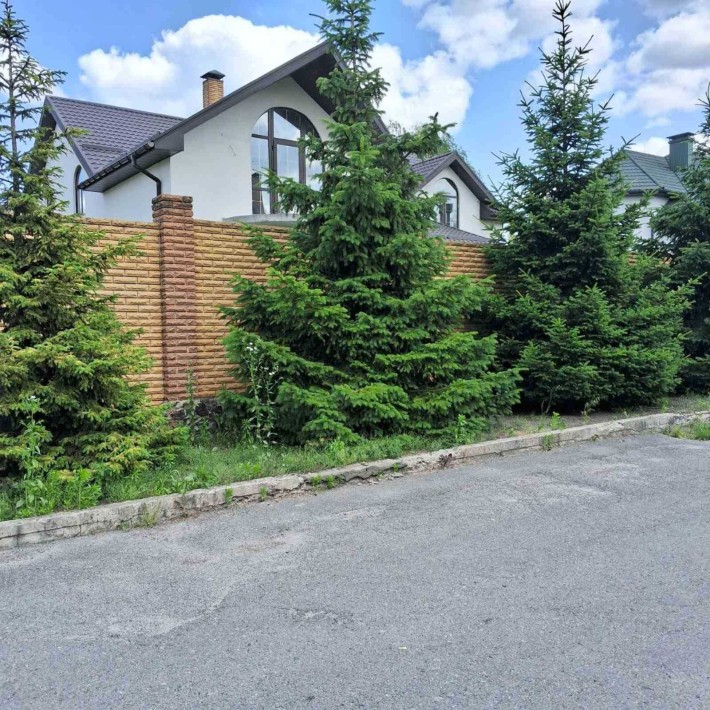 с. Гореничи продам усадьбу с двумя домами 240 м2 и 338 м2 ул. Проектна - фото 1