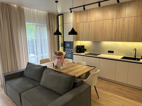 Таунхаус з ремонтом з Баварської кладки  10хв від М.Теремки(відео) Віта-Поштова