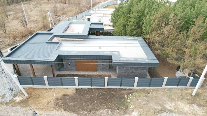 Одноповерховий будинок з молодими соснами на ділянці! Віта- Поштова ! - фото 1