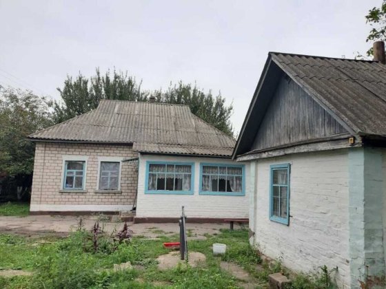 Продається будинок з ділянкою 15 соток у центрі Березані Київська обл. Березань