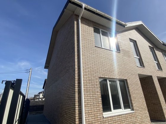 Кутовий таунхаус 96м2 з власною земельною ділянкою, іпотека так Стоянка