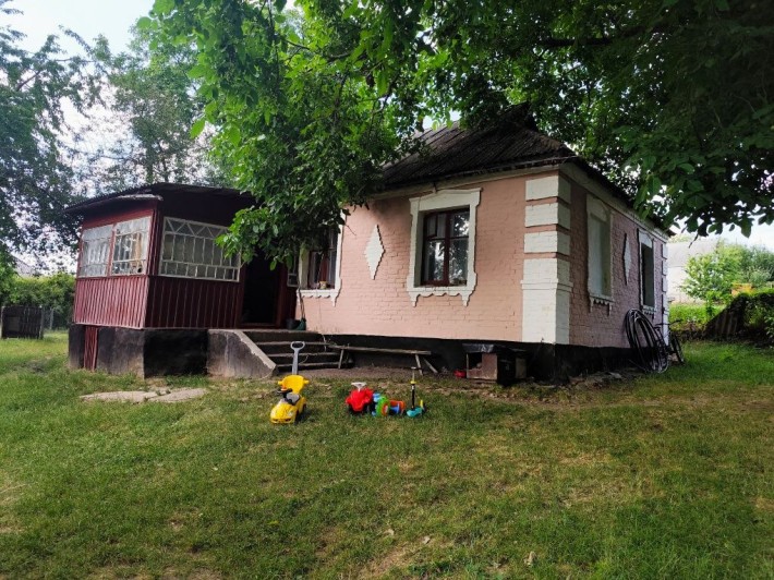 Продається будинок у м. Богуслав, вул. Яблунева - фото 1