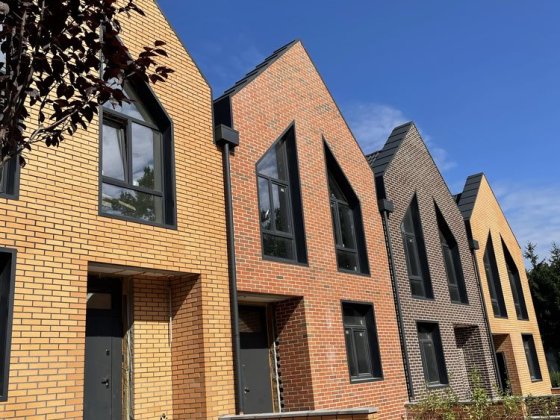 Продам таунхаус (105м2), поруч ліс та озеро! 15хв до Києва Стоянка