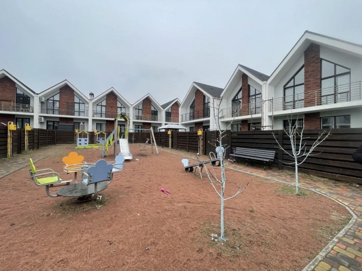 Готовий таун чекає на свого власника. Держпрограми. Стоянка 2 - фото 1