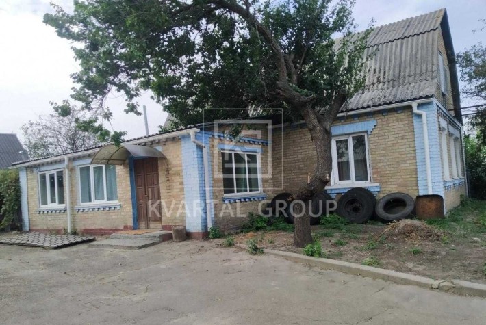 Продаж будинку в центрі с. Блиставиця. (25 соток землі) - фото 1