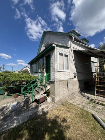 Просторий будинок біля Києва з банею та бомбосховищем - фото 1