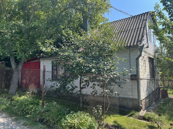 Дача в тихому місці в садовому товаристві Іванковичі