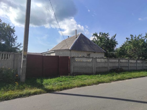 Будинок та земельна ділянка Колонщина