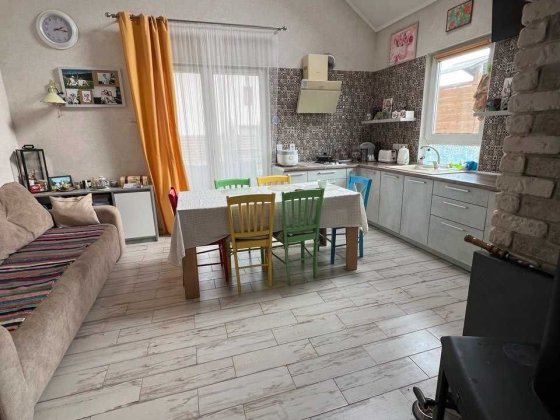 Затишний заміський будинок Колонщина