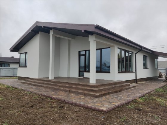 Будинок поблизу Київського моря. с. Лебедівка. Лебедівка