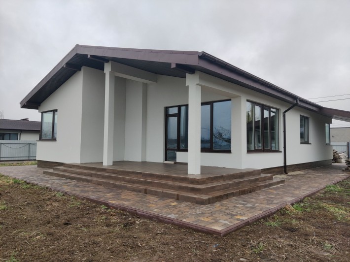 Будинок поблизу Київського моря. с. Лебедівка. - фото 1