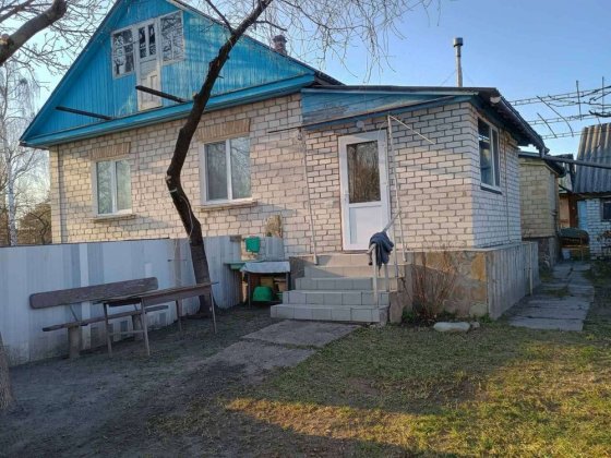 продається житловий будинок біля річки Бровари