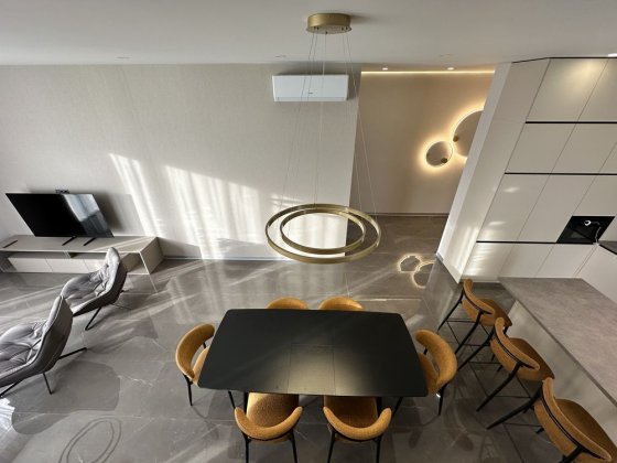 Будинок в закритому котеджному містечку з шикарним новим ремонтом Крушинка