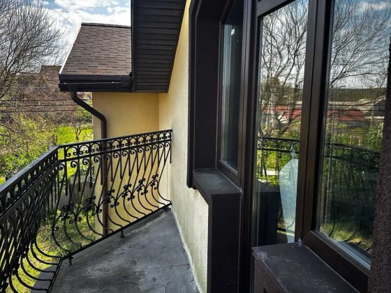 Гарний великий будинок під Києвом с.Малютянка продаж по собівартості Малютянка