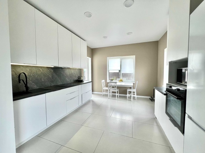 Будинок з ремонтом, технікою. Поруч ліс та озеро, під УСІ ДЕРЖПРОГРАМИ - фото 1