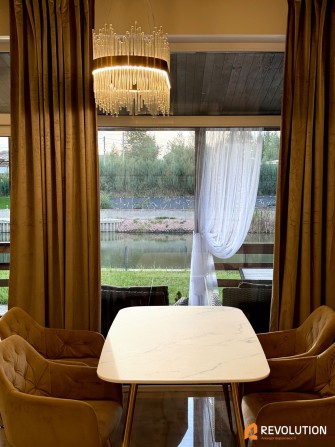 Автономний будинок біля Власного озера у КМ Міжріччя - фото 1