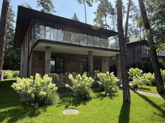 Новий будинок у котеджному містечку «Лісові Плюти» Плюты