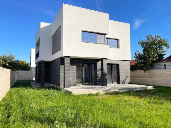 Без комиссии! АКТУАЛЬНО! Продам 2 дома коттеджа по 185 м2 Плюты, Козин