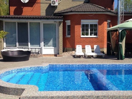 Дом с бессейном сауной мебелью и техникой большой участок 1Га Пухівка