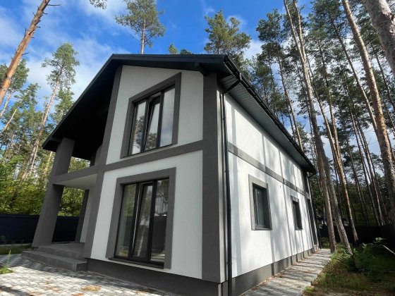 БЕЗ %. Будинок в лісі 186 м2, 7 с. землі, с. Путрівка.