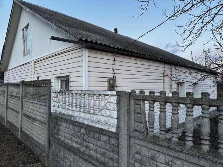 Продам будинок  в селі  Фурси  в Центрі - фото 1