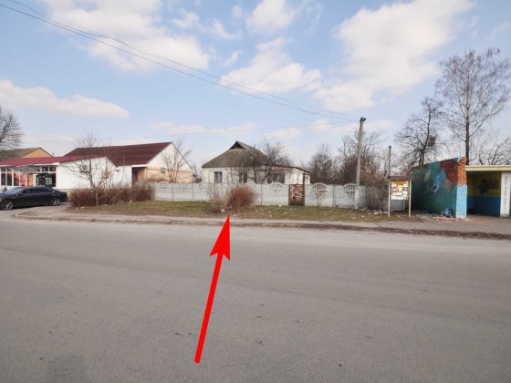 Будинок біля магазину в центрі с. Фурси! Фурси