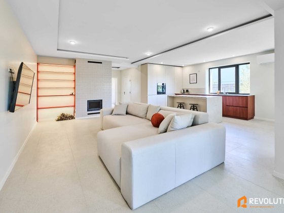 БЕЗ %; Хотянівка вул. Польова 11А будинок з дизайнерським ремонтом