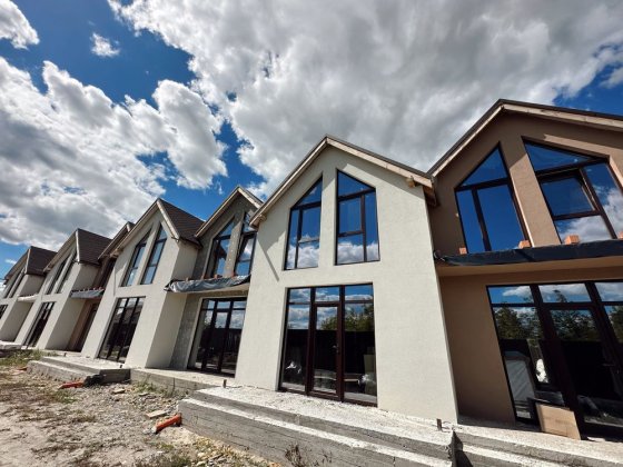 2-пов. Танхауси поблизу Києва (з документами)