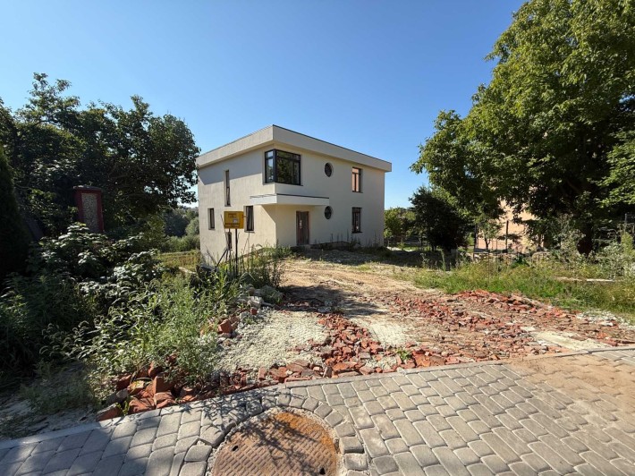 Продаж просторого будинку з власним укриттям у Сокільниках - фото 1
