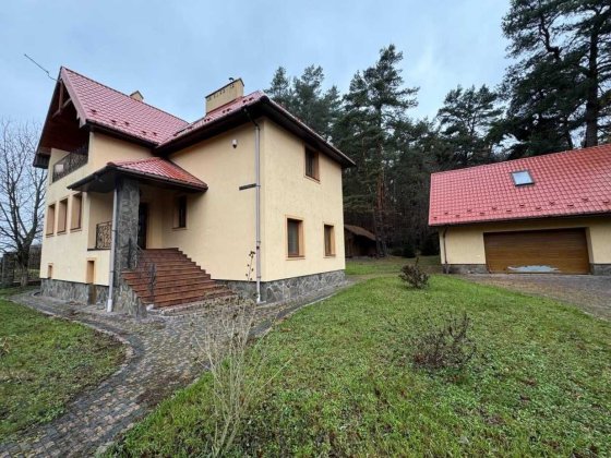 Продається двоповерховий  будинок у Брюховичах поряд з лісом Брюховичи