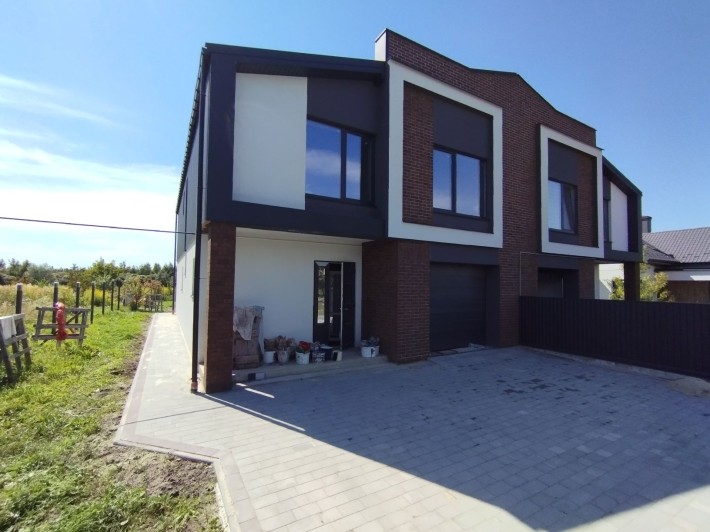 Продаж дуплекс (будинок), с. Сокільники, 198,4 м кв з гаражем, 5 сот. - фото 1