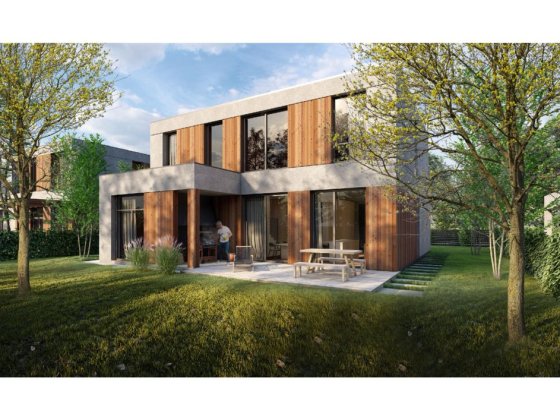 Власник.Будинок в передмісті Львова, в с.Зубра біля лісу Зубра