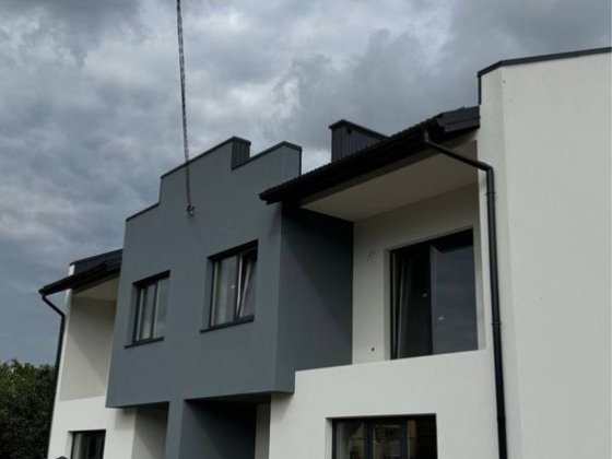 Добротний котедж в Зимній Воді з центральними комунікаціями Зимна Вода