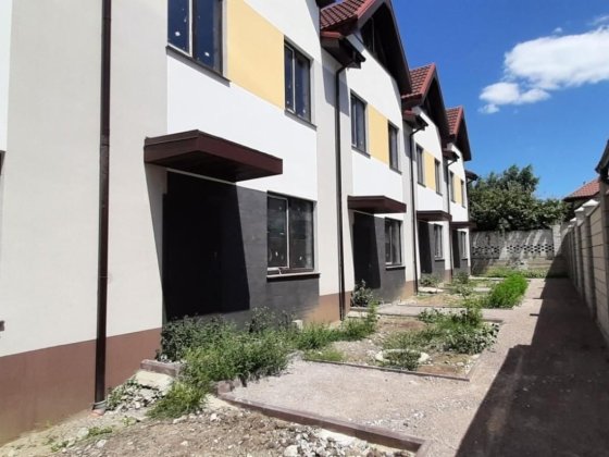 Продам 3-этажный таунхаус в Червоном Хуторе Можно под єОселя (175-819) Лиманка