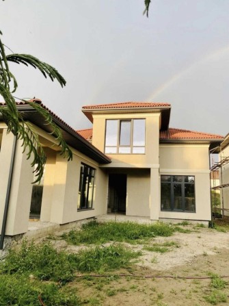 Новый 2-этажный качественный дом с террасой. Совиньон/Корраловая. 1V33 - фото 1