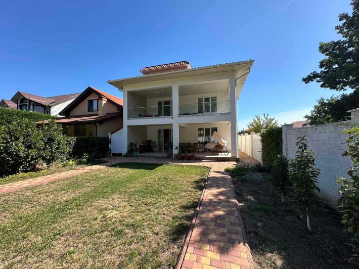 Продается дом в Совиньоне на 2 семьи, прекрасная улица - фото 1