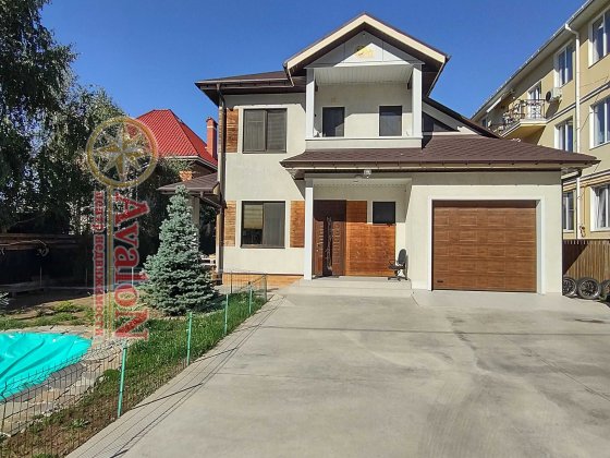 Продам дом в Лесках с ремонтом в хорошем месте