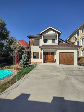 Продам дом в Лесках с ремонтом в хорошем месте - фото 1