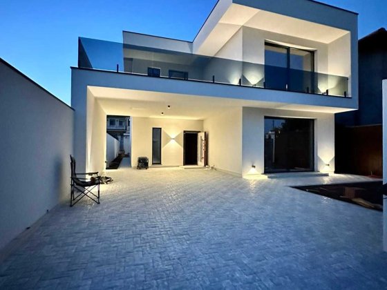 Новый дом в Совиньоне, под отделку внутри Лиманка