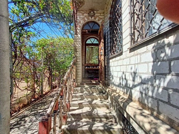 ВЫГОДНО! Рядом с Одессой. Дом 358 кв.м. + 12 сот. земли за  80 тыс. - фото 1